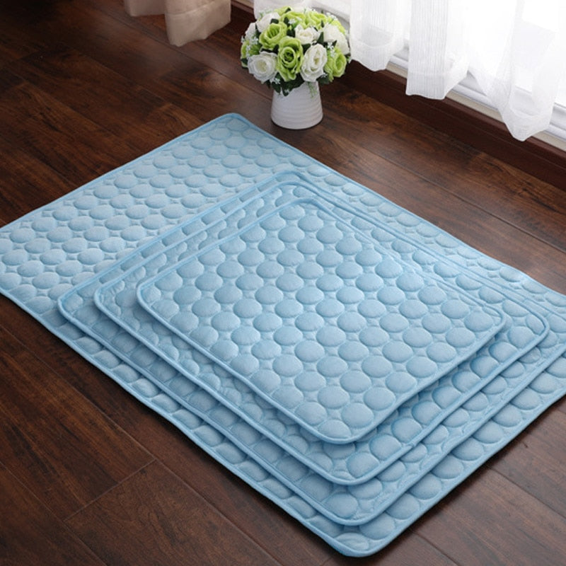 CAWAYI KENNEL Dog Cooling Mat Pet Ice Pad Teddy Mattress Pet Cool Mat Bed Cat Summer Keep Cool Ice Silk Cooling Dog Mat for Dogs