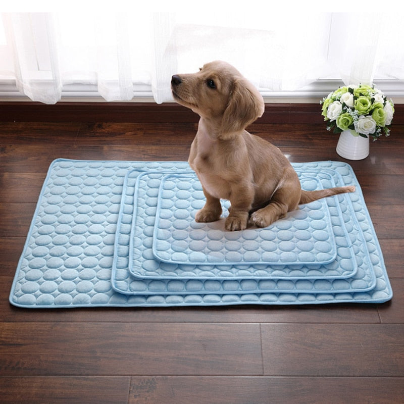 CAWAYI KENNEL Dog Cooling Mat Pet Ice Pad Teddy Mattress Pet Cool Mat Bed Cat Summer Keep Cool Ice Silk Cooling Dog Mat for Dogs